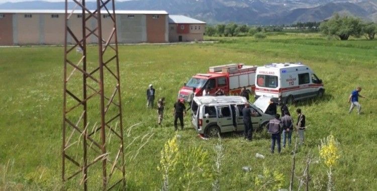 Yüksekova'da trafik kazası: 4 yaralı