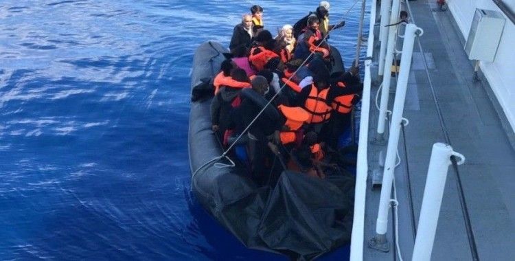 Yunanistan'ın ölüme terk ettiği göçmenleri Türk askeri kurtardı