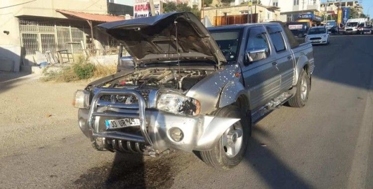 Mersin'de otomobil kamyonetle çarpıştı: 6 yaralı