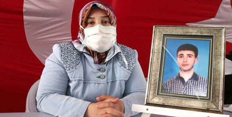 Diyarbakır annelerinden Elhaman: Ellerini evlatlarımızdan çeksinler