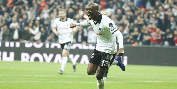 Rekortmen Atiba Hutchinson, Beşiktaş'ta ikinci 'dalya'ya hazırlanıyor