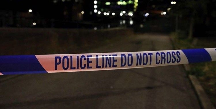 Londra'da bir sokak partisi nedeniyle çıkan olayda 15 polis yaralandı