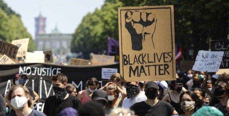  Berlin’de “Black Lives Matter” mitingi