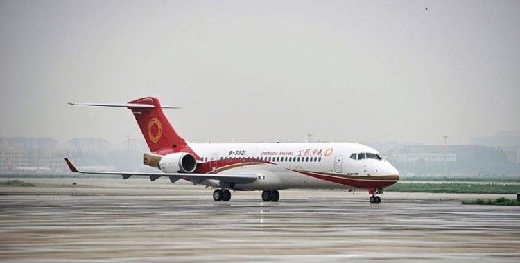Çinli havayolu şirketlerine yerli üretim yolcu uçağının ilk teslimatı yapıldı