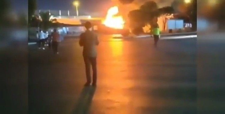  İzmir’de park halindeki yolcu otobüsü alev alev yandı