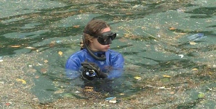Milli sporcu Ercümen İstanbul Boğazı'nda daldı: 'Balıklardan çok plastiklerin arasında yüzüyorum'