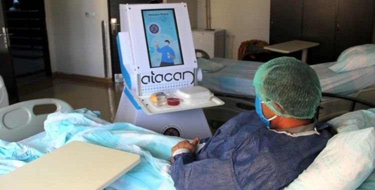 Covid hastalarının yeni bakıcısı robot hemşire ‘Atacan’