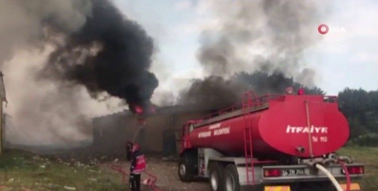 Sakarya'daki havai fişek fabrikasında patlamalar sürüyor