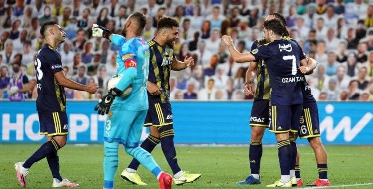 Fenerbahçe,  Göztepe’yi 2- 1 mağlup etti