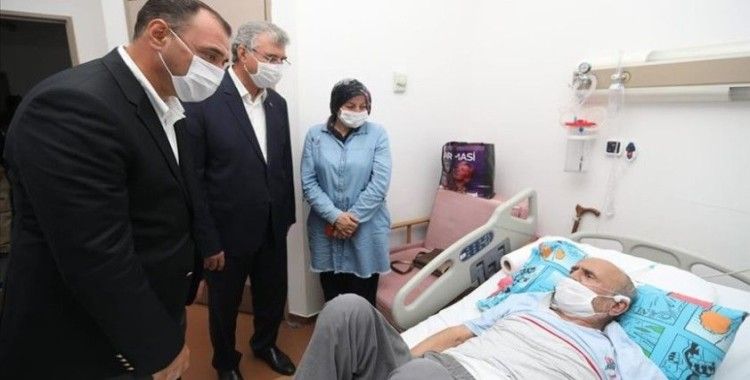 Sakarya Valisi Kaldırım ve Büyükşehir Belediye Başkanı Yüce, patlamada yaralananları ziyaret etti