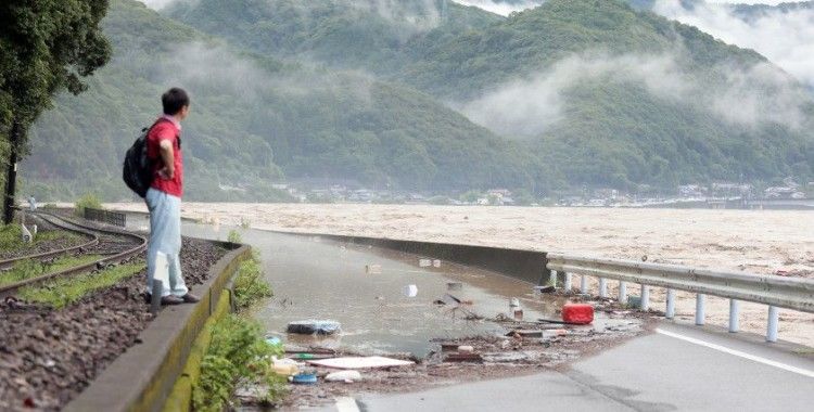Japonya'daki sel felaketinde 16 kişi hayatını kaybetti, 13 kişi kayıp