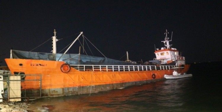 İzmir’de bir gemide 268 düzensiz göçmen yakalandı
