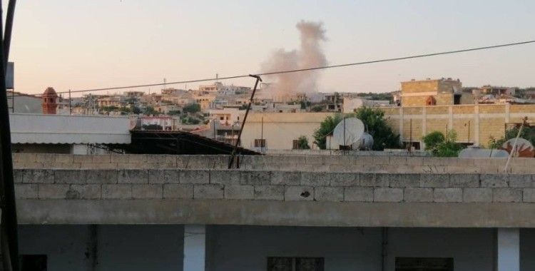 Esad rejimi İdlib'in batısını vurdu: 4 yaralı