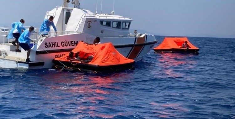 İzmir'de 26 sığınmacı kurtarıldı