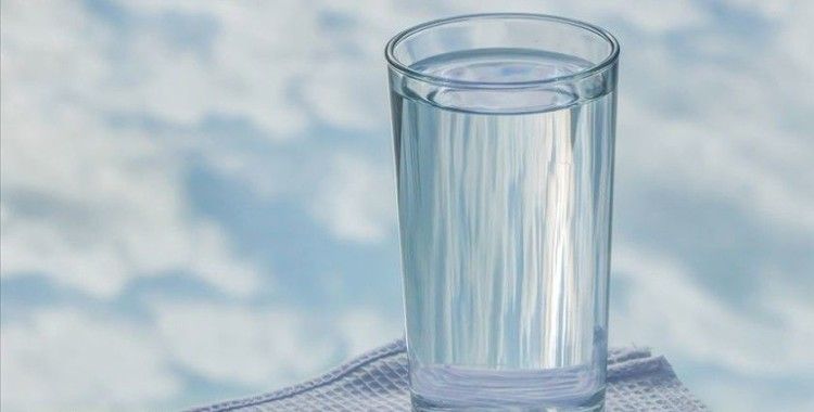 Az su içmenin ve susuzluğun böbrek taşı riskini artırdığı uyarısı