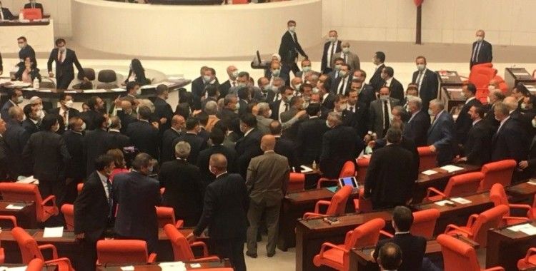 TBMM’de bağımsız İstanbul milletvekili Ahmet Şık’a uyarı cezası