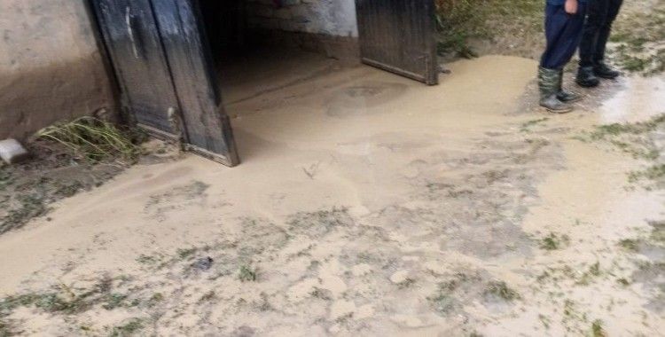 Yüksekova'da sel felaketi