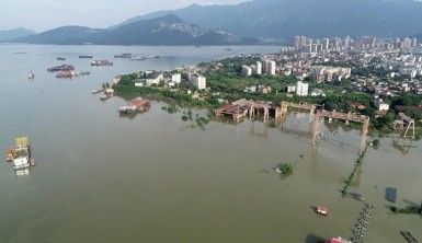 Çin'deki Poyang Gölü'nde su rekor seviyeye yükseldi