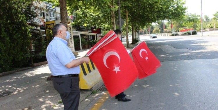 TESK’ten 51 şehit esnaf için 51 bin Türk bayrağı
