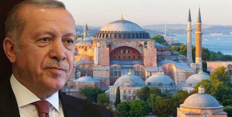 Cumhurbaşkanı Erdoğan Ayasofya Camii'nde yapılan çalışmalar hakkında bilgi alıyor