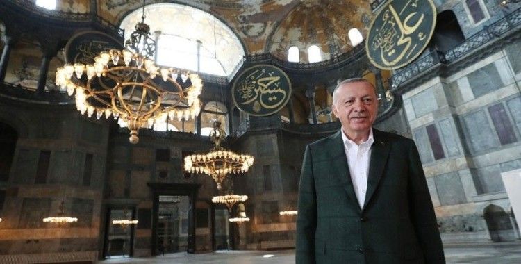 Cumhurbaşkanı Erdoğan Ayasofya Camisi'nde incelemelerde bulundu