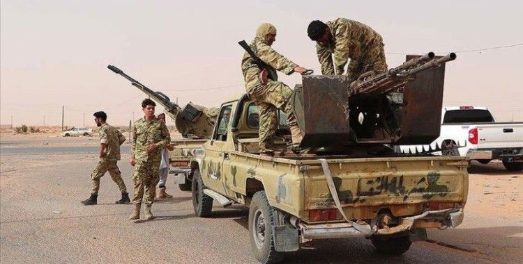 Libya Ordusundan Sirte'nin batısına askeri sevkiyat