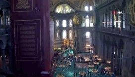 Ayasofya-i Kebir Cami-i Şerifi'nde namaz öncesi Kur'an-ı Kerim tilaveti