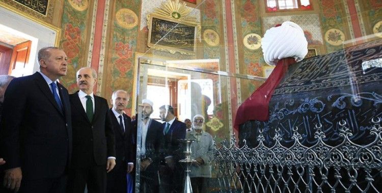 Erdoğan ve Bahçeli Fatih Sultan Mehmet türbesinde