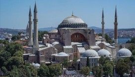 Ayasofya'nın minarelerinden 4 müezzin birlikte sela okudu