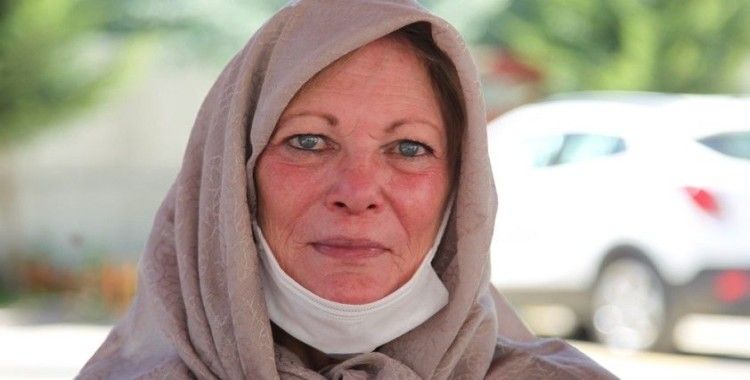 Müslüman Amerikalı emekli hemşire Konya'da yaşıyor