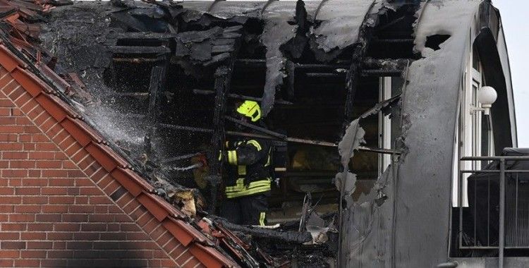 Almanya'da apartmanın üzerine küçük uçak düştü: 2 ölü, 2 yaralı