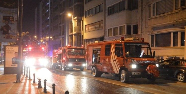 İstanbul Devlet Tiyatrosunda çıkan yangın paniğe neden oldu