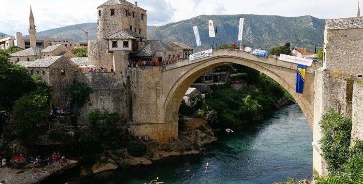 Bosna Hersek'te '454. Geleneksel Mostar Köprüsü Atlayışları' yapıldı