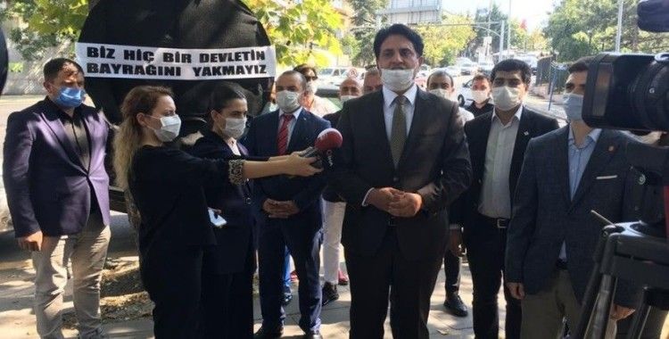 Yunanistan Büyükelçiliği önüne siyah çelenk bırakıldı
