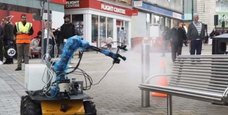 Leeds'te koronavirüse karşı 'robot temizlik görevlileri'