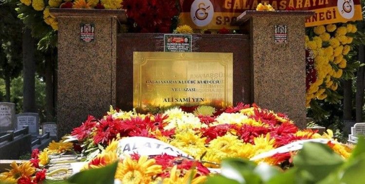 Galatasaray'ın kurucusu Ali Sami Yen, vefatının 69. yıl dönümünde kabri başında anıldı