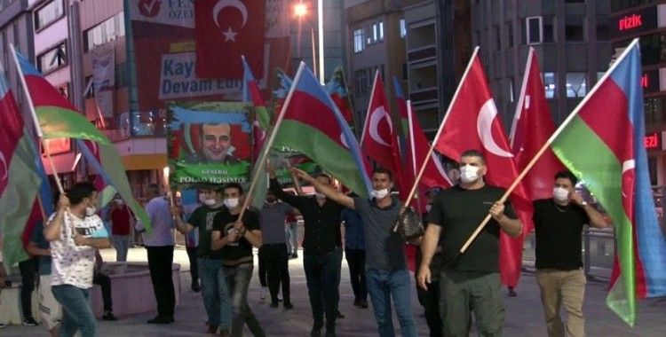 İstanbul'da Azerbaycan'a destek mitingi