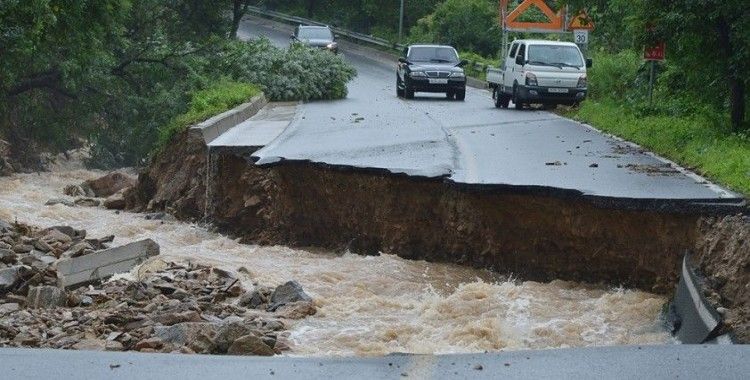 Güney Kore'de sağanak yağış: 6 ölü, 7 kayıp