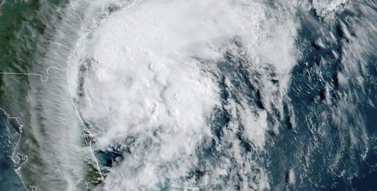 Isaias Kasırgası ABD'de kıyılarına ulaştı