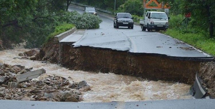Güney Kore'deki sel felaketinde ölü sayısı 13'e yükseldi