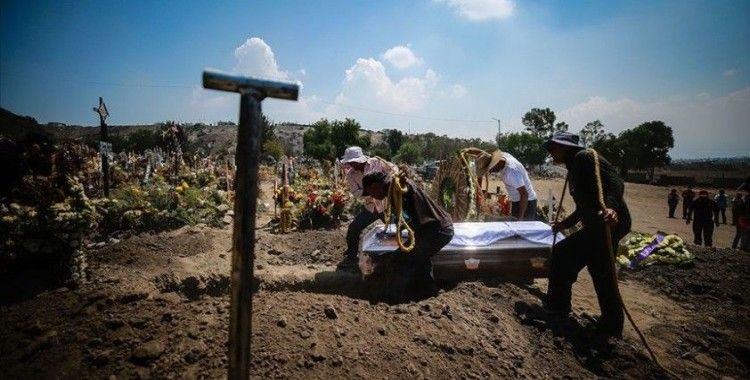 Meksika'da Kovid-19 nedeniyle 266 kişi daha hayatını kaybetti