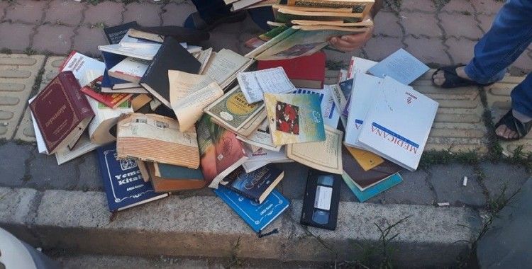  Samsun’da Kur’an ve dini kitaplar çöpe atıldı