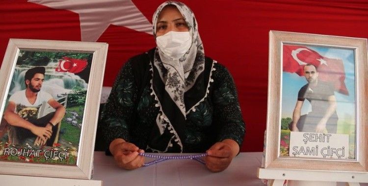 Diyarbakır annelerinden Çiftçi: Oğlum, senin yerin orası değil. Kardeşin, PKK tarafından öldürüldü