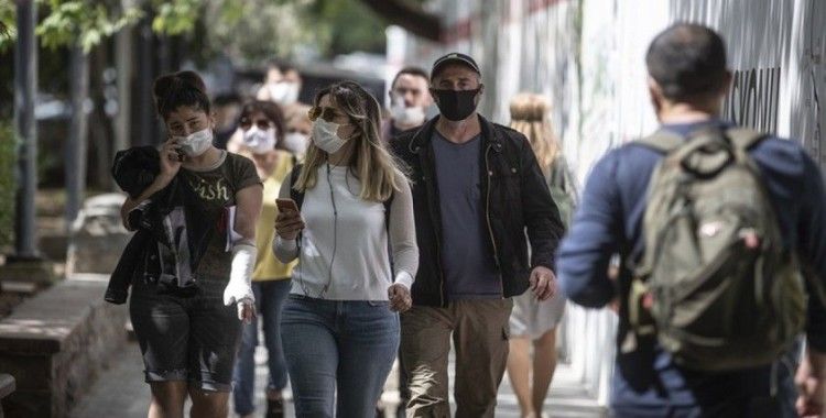 Vakalar artarken Taksim'de maske yine unutuldu