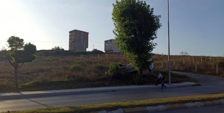 Arnavutköy'de panelvan araç takla attı: 1 yaralı