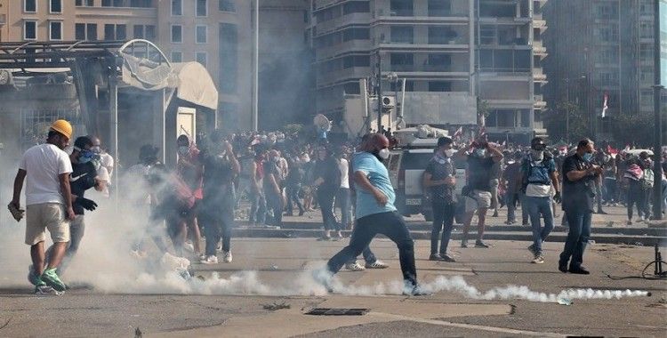 Beyrut'taki protestolarda 142 kişi yaralandı