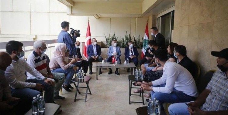 Cumhurbaşkanı Yardımcısı Oktay ve Bakan Çavuşoğlu Beyrut'taki patlamada yaralanan Türklerin aileleriyle görüştü