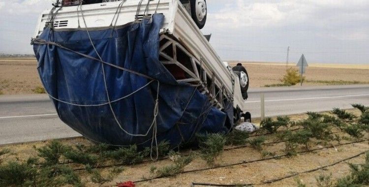 Konya'da kamyonet takla attı: 3 yaralı