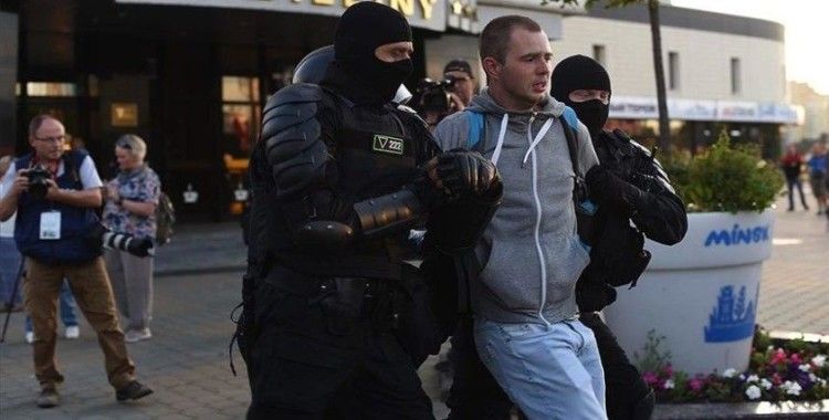Belarus'ta polis müdahalesine rağmen seçim protestoları devam ediyor