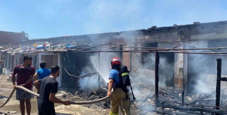Avşa'da yangında evler zarar gördü
